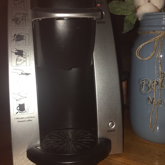Keurig coffee maker - Picture 3 of 4